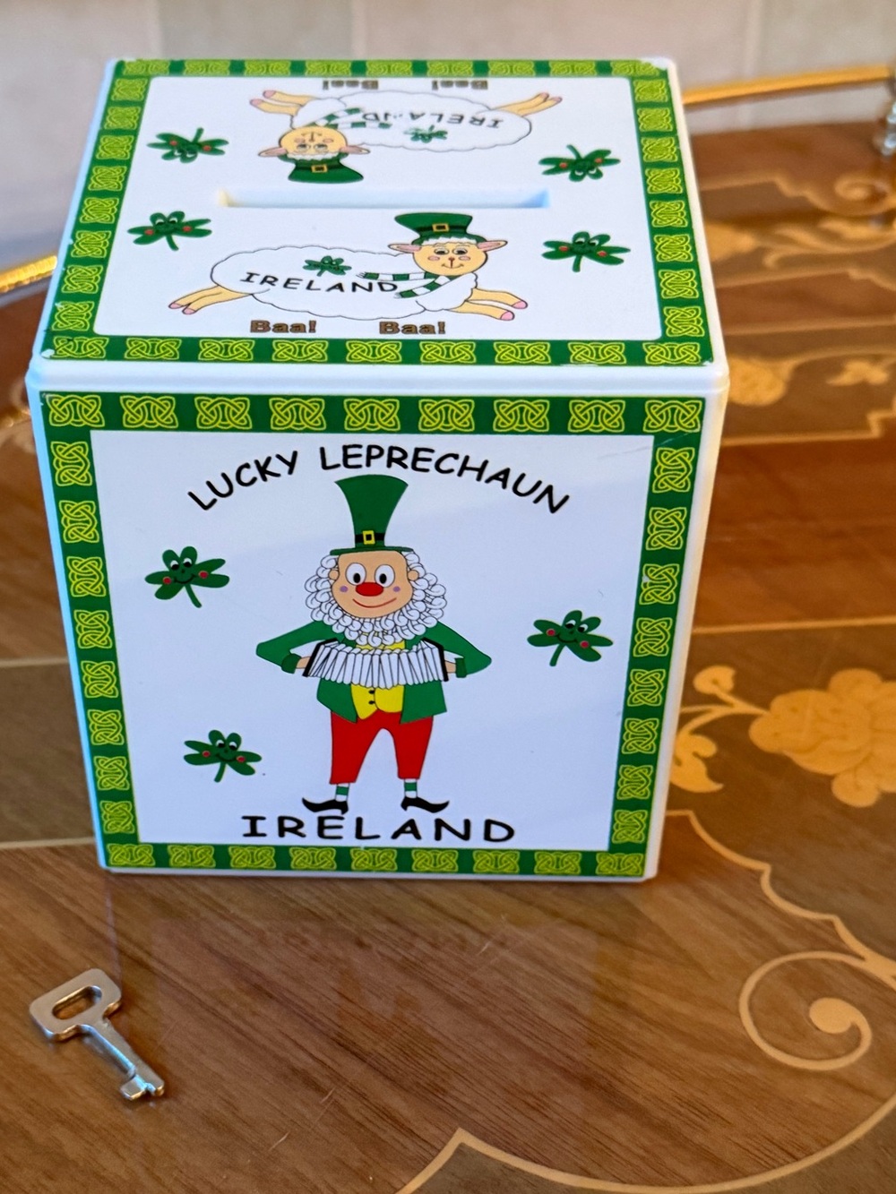 Vintage Lucky Leprechaun Ireland Irish Money Box
Locked Lock Key Bank